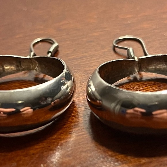 Silver hoop earrings - Picture 3 of 6